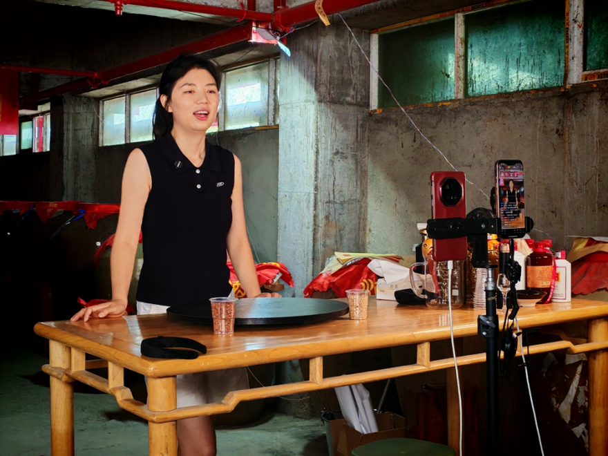 Renhuai, Guizhou: Riding the “Live-Streaming Express” to Boost Jiang-Flavor Baijiu Sales_fororder_图片5