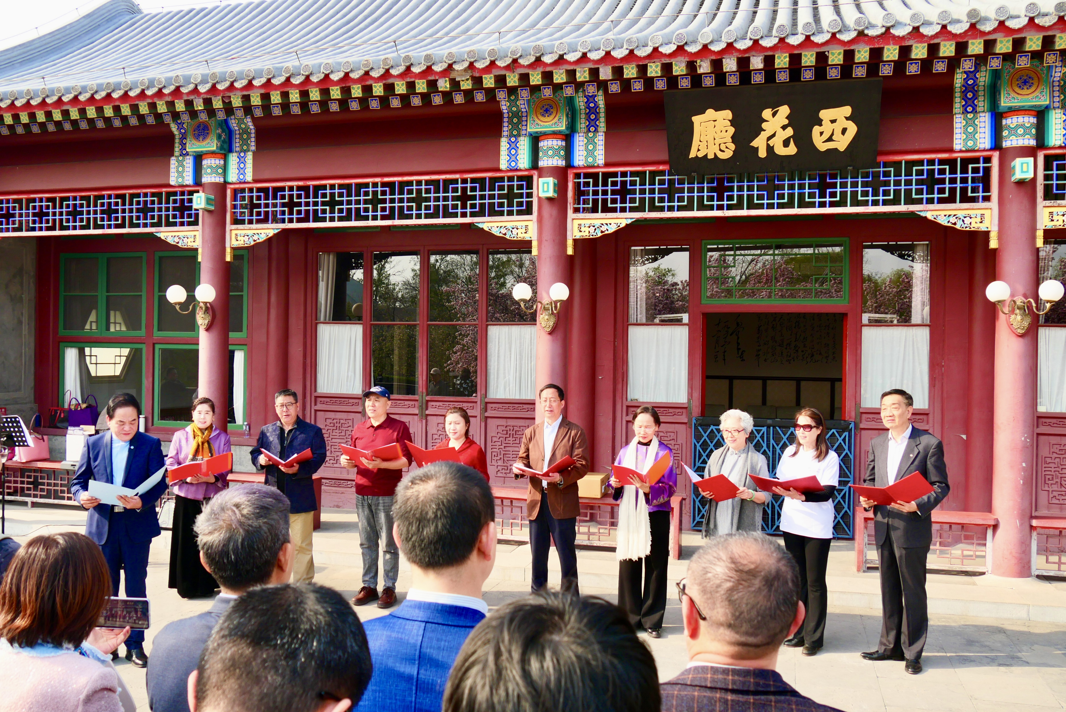 “海棠寄思 薪火相传”活动在周邓纪念馆举办_fororder_3
