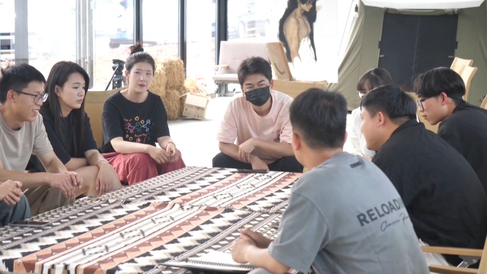 新华视点｜新业态、新场景、新模式点燃消费新引擎