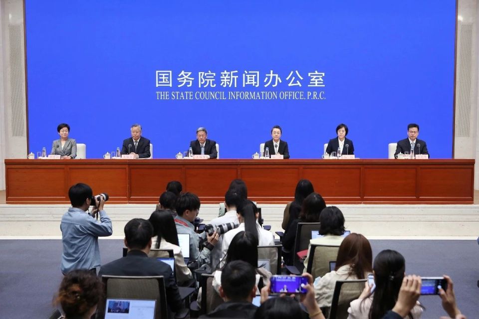 从市场准入、融资、规范执法等方面有力支持民企，这场发布会信息量很大