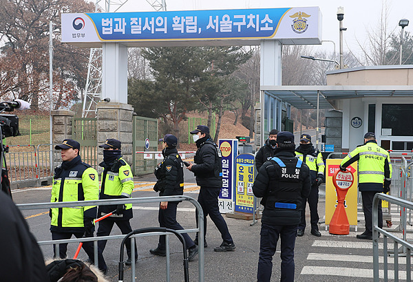 尹锡悦首次出席弹劾案庭审辩论 103分钟披露哪些细节 一文详解→