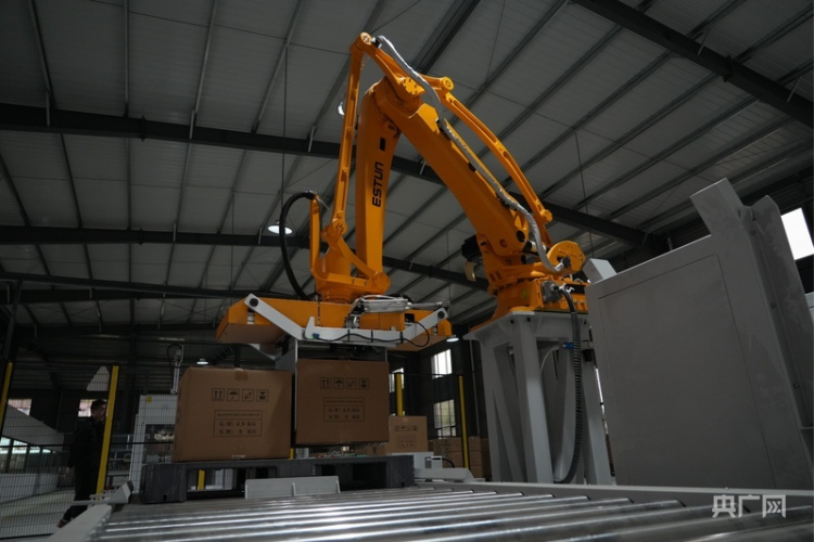 云遇丰收节·采茶春山上｜歌舞庆茶丰 兴业富山乡