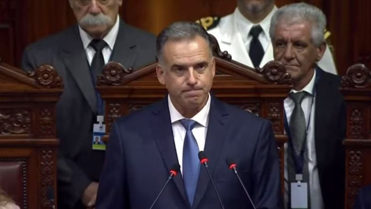 乌拉圭当选总统奥尔西宣誓就职