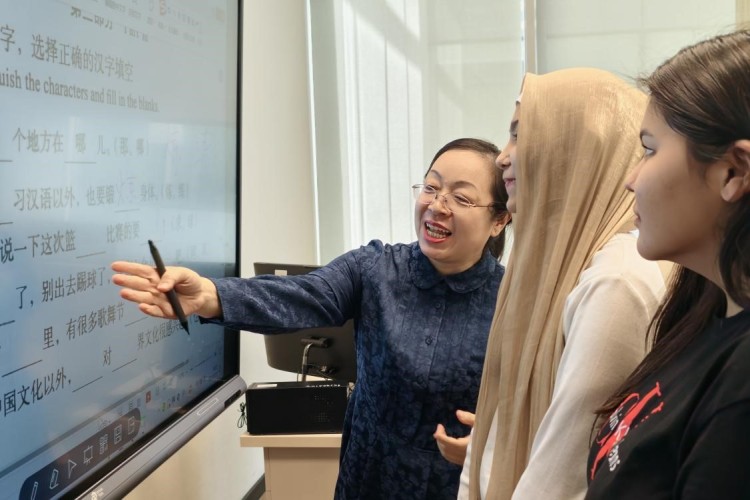习主席的丝路故事丨习主席关心的哈萨克斯坦这所学校，现在咋样了？
