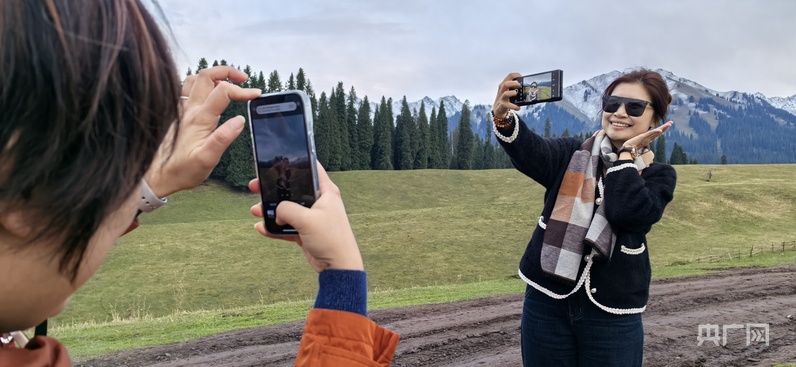 万人说新疆丨五湖四海聚新疆 看蓬勃发展“新”魅力