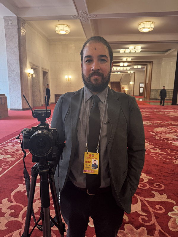 两会世界观丨外媒记者说“我也在用Deepseek”