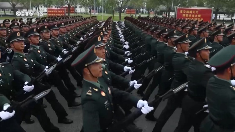 赓续荣光 敢打必胜！总台记者探访陆军方队训练场
