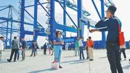 “全球南方”媒体记者走进海南洋浦 感受自贸港枢纽磅礴活力