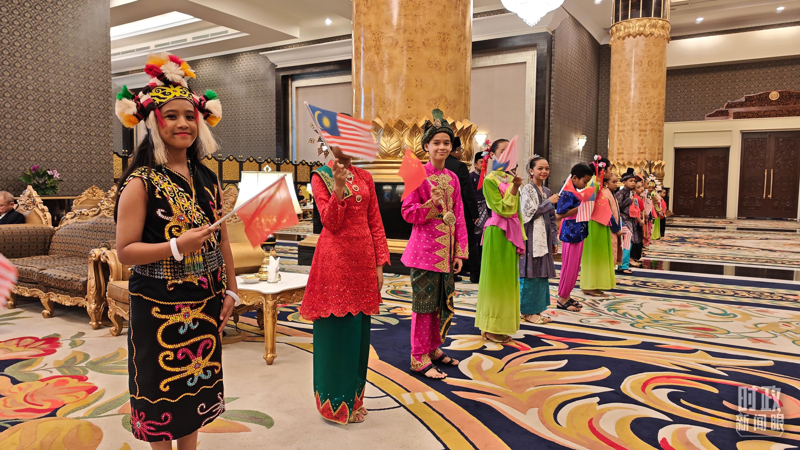 时政新闻眼丨习近平再访马来西亚，中马关系如何开启新的“黄金50年”？