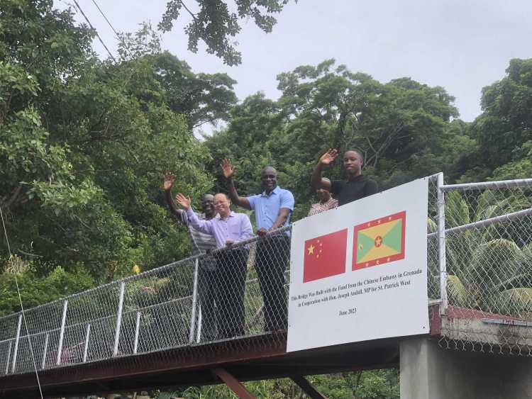 直通使领馆 | ‌从板球场到新机场：中国援建如何改变这座加勒比海岛国？