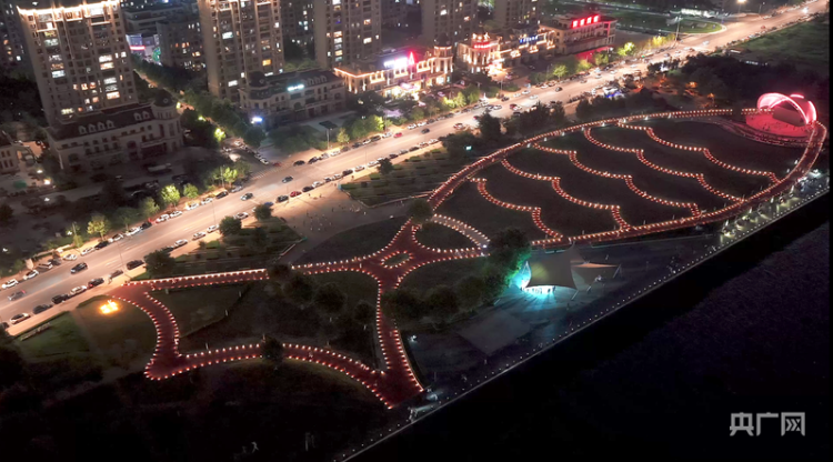 行进的海岸线 | 一条海岸线 带火一座城