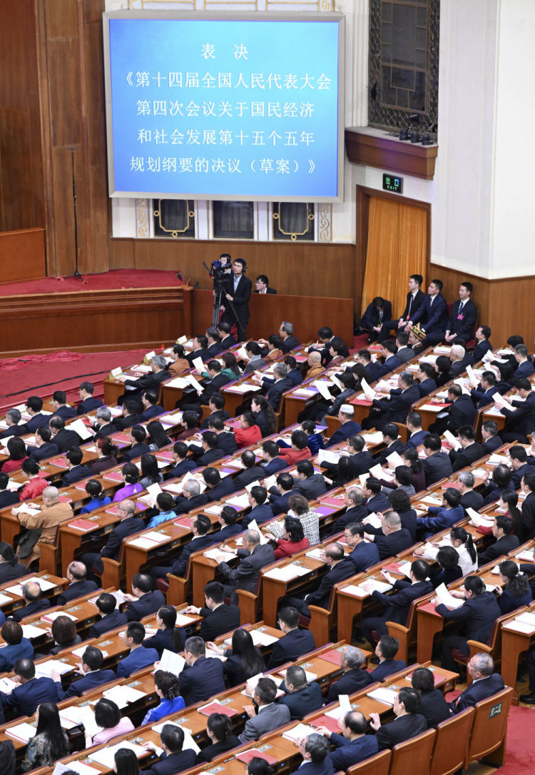 习近平总书记同人大代表、政协委员共商国是纪实_fororder_3