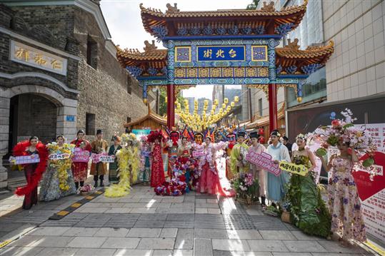 第六届“山海花语 两岸花植设计嘉年华”暨昆台青年交流活动在昆明启幕（两岸交流）_fororder_2