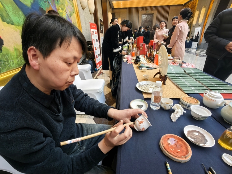安徽省与外国驻沪机构贺新春话合作联谊活动在上海举行