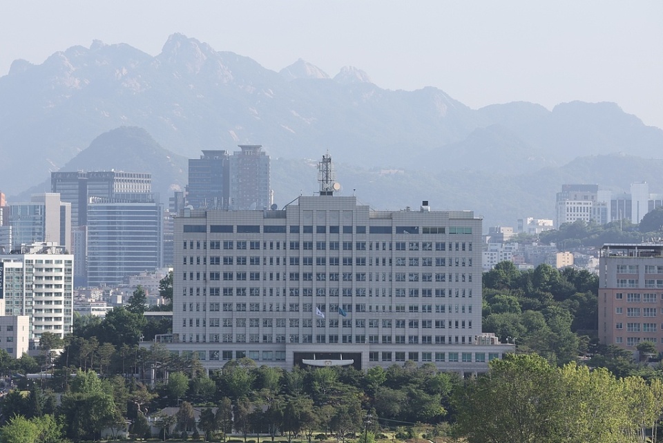 重回青瓦台 复苏经济 弥合社会裂痕 韩国新总统有哪些执政计划？