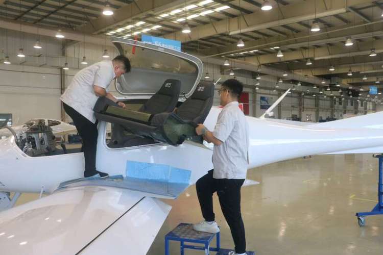 活力中国调研行｜通航飞机产业线上的年轻人