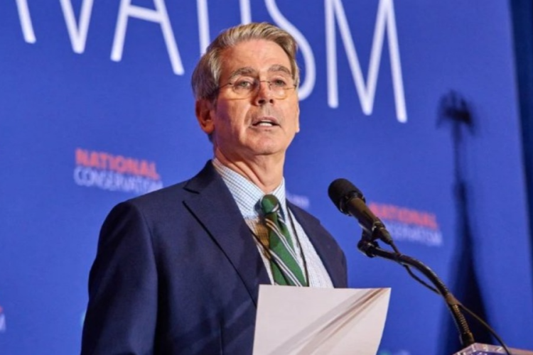 美财长：正牵头物色鲍威尔的继任人选