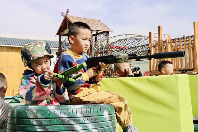 甘州：多彩户外活动点亮幼儿成长之光_fororder_甘州区第五幼儿园户外活动 (2).JPG