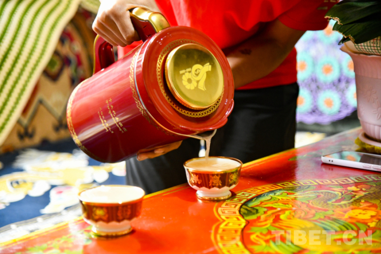 【辉煌60载 魅力新西藏】阿佳卓嘎家的酥油茶“出锅”啦