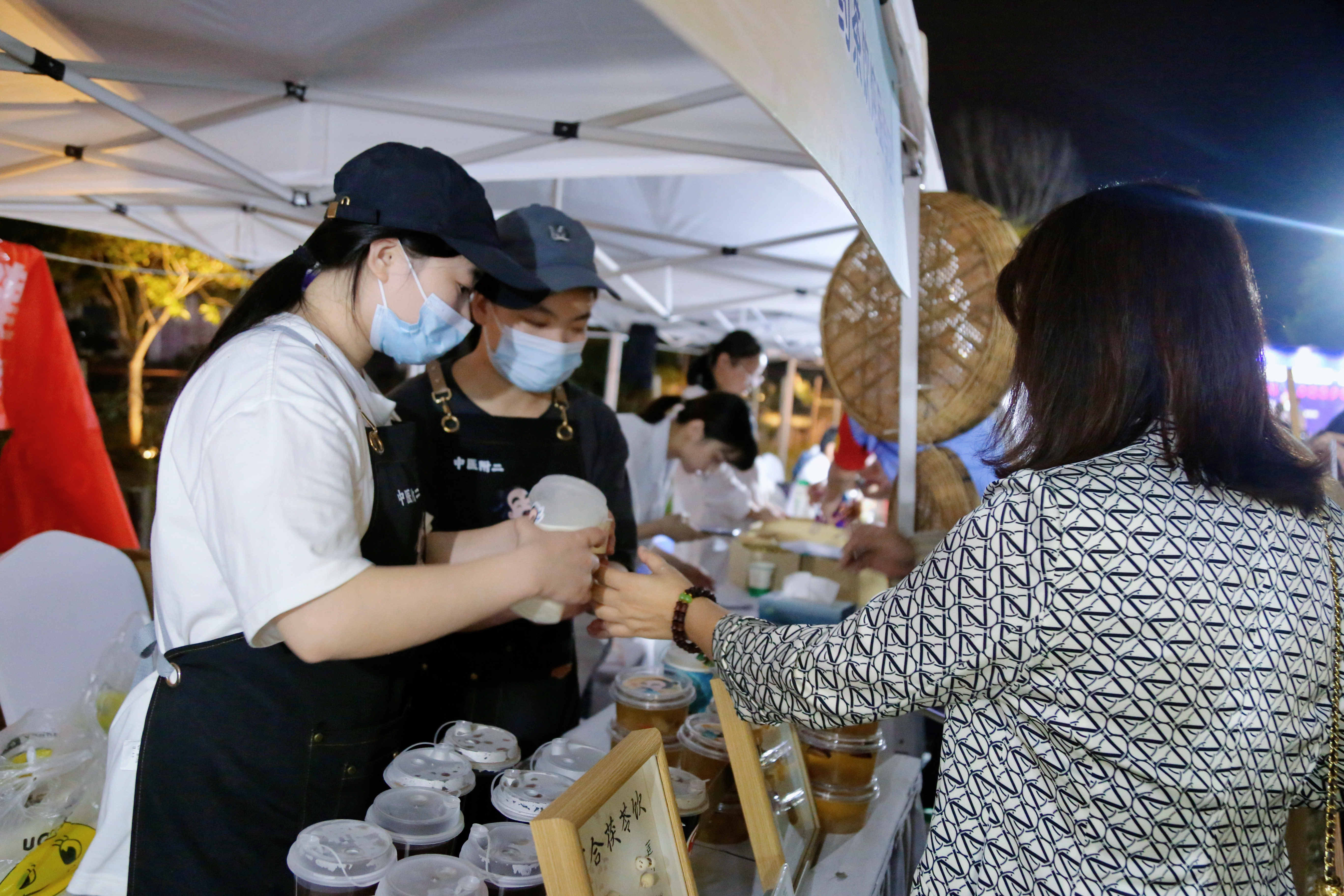 重阳佳节送健康 湖湘仲景中医药文化流动夜市第五站启动