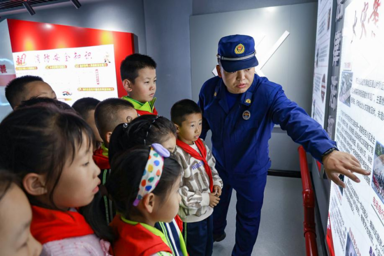 甘肃肃南消防：萌娃走进消防科普教育基地_fororder_图片5