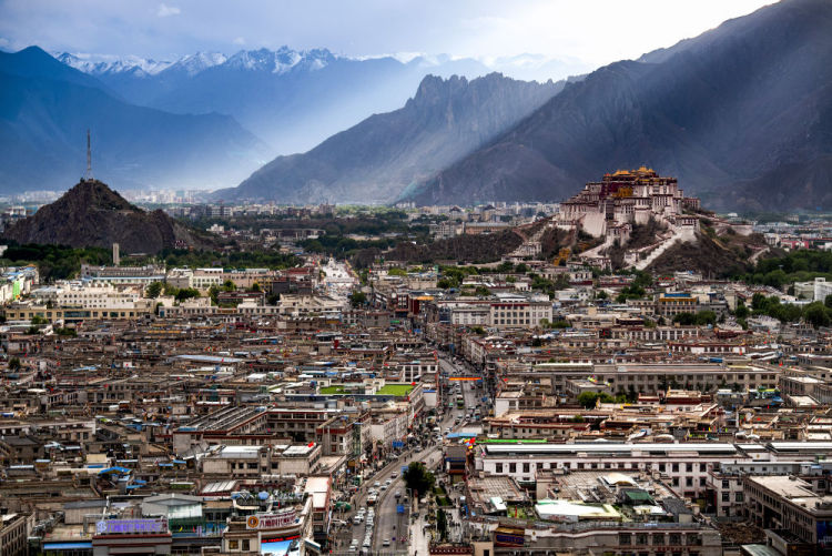 跟着总书记的考察足迹丨瞰西藏