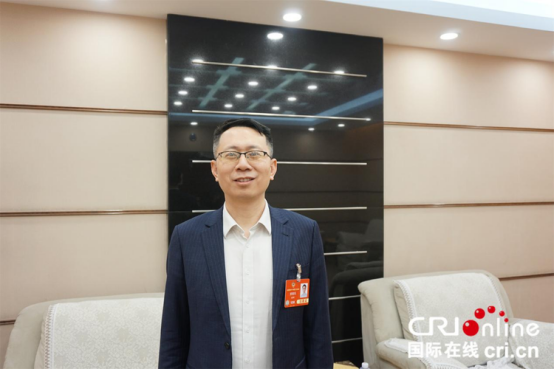 【两会观察·AI时代的中国方案】拥抱变革 积极创新 全国政协委员热议人工智能_fororder_送审0311-【两会观察·AI时代的中国方案】综编(2)241
