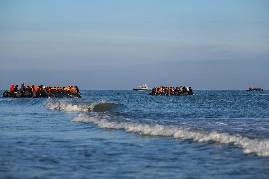 经英吉利海峡偷渡英国人数8年突破20万