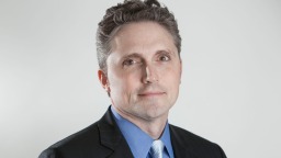 美国保守派智库学者：“中国冲击论”站不住脚 中国融入全球经济带来共同繁荣_fororder_img-jamespethokoukishires_180224410885