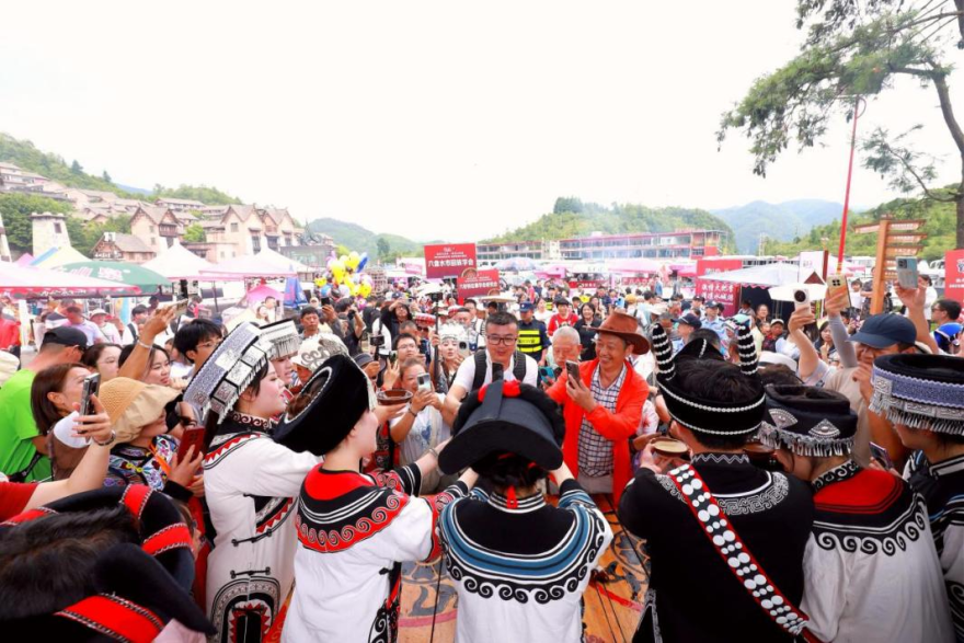 2025 Guizhou Yeyuhai·Haiping Yi Torch Festival Season in Full Swing_fororder_图片8