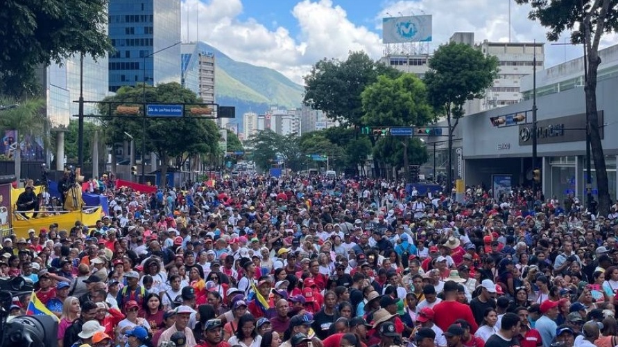 委内瑞拉首都举行游行活动 捍卫主权呼声高涨
