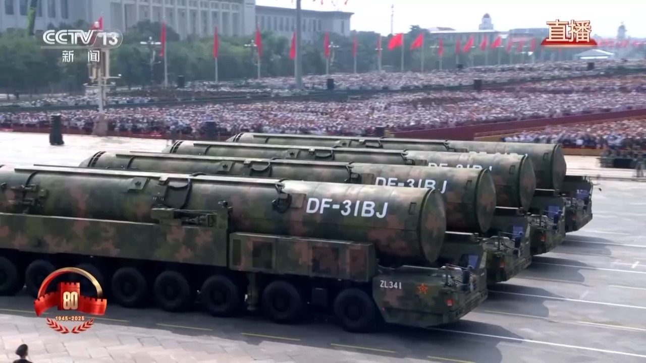 惊雷-1、巨浪-3、东风-61、东风-31等核导弹震撼登场