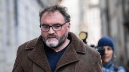 法国麻醉师“投毒”致死12名患者 被判终身监禁