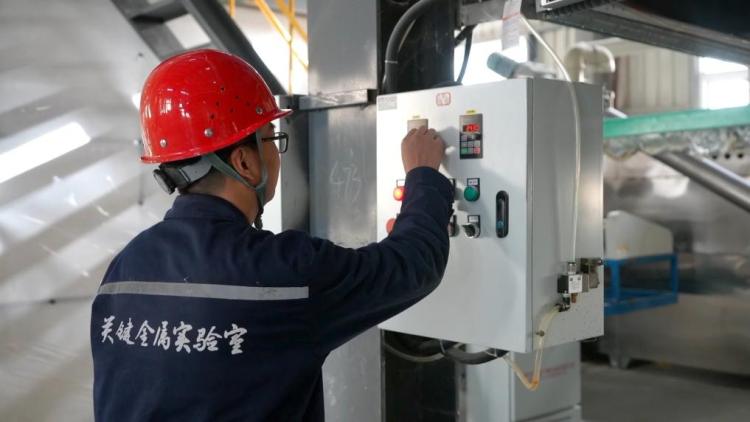 新华视点丨锻造新引擎：创新改革引领新质生产力发展