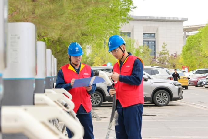 Charging Pile Inspections Ensure Green and Safe Holiday Travel_fororder_图片1
