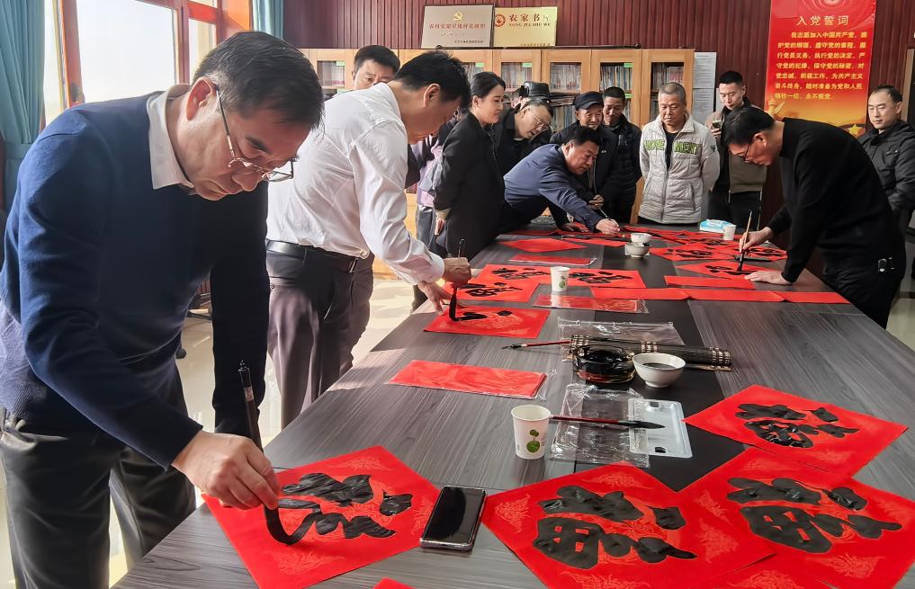 新春走基层丨春联里的东北农村新貌