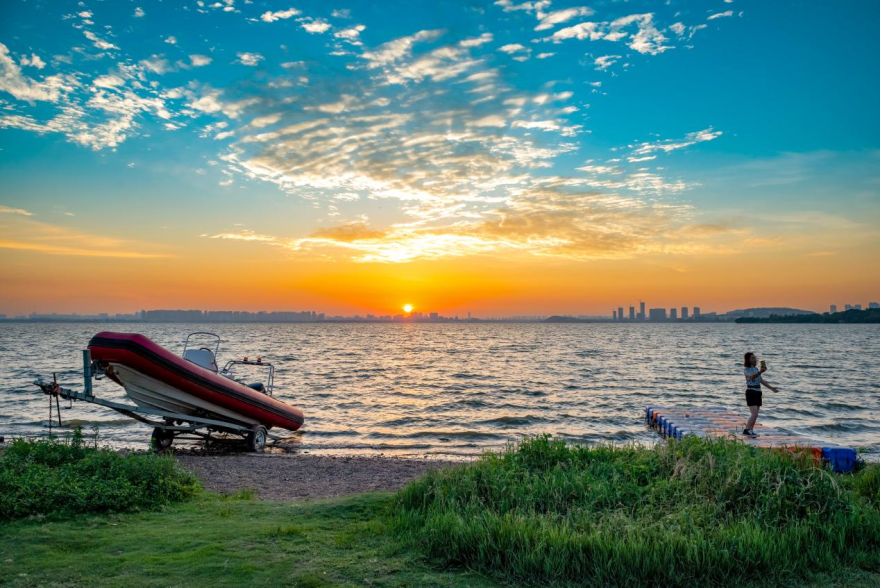 Wuhan's Lakeside Innovation: How Asia's Largest Urban Lake Emerges as a Global Hub for Youth Innovators_fororder_图片7
