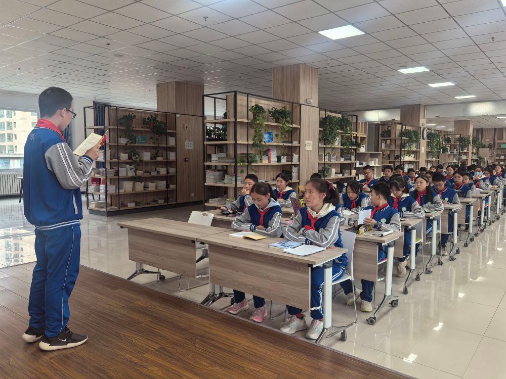 时政微观察丨总书记深情寄望“小树苗”