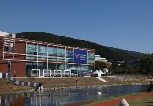 外媒聚焦APEC：中国展现韧性，为国际合作贡献智慧与力量