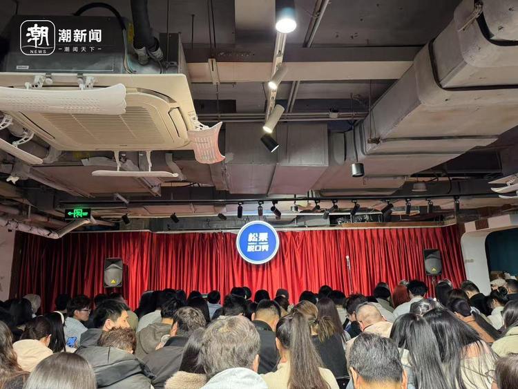 当越来越多的年轻人走进商场听段子