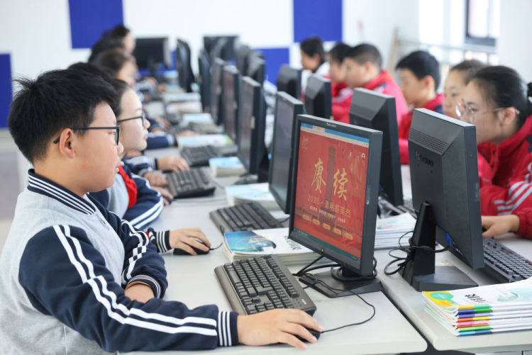 清明祭扫缅怀革命先烈