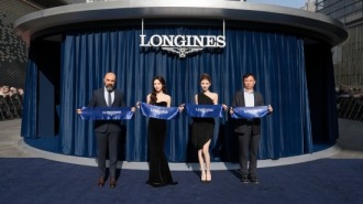 浪琴表南京快闪空间揭幕 演员蔡文静、张予曦以“优雅态度”对话女性成长