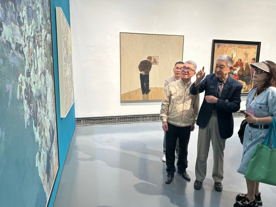 “江南如画”—中国油画作品展（2025）在苏州美术馆开幕_fororder_中国油画学会学术委员会终身委员，中国艺术研究院研究员张祖英现场点评作品