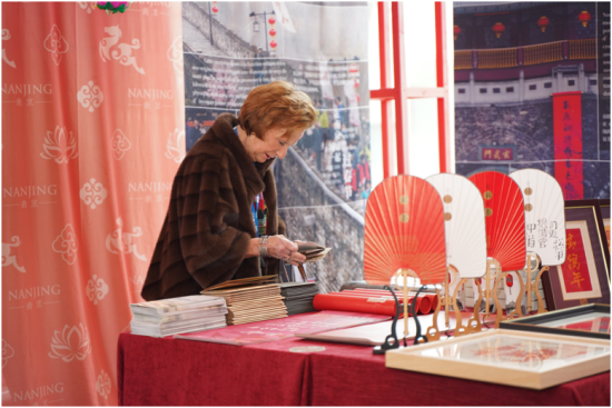 阿南亮相联合国教科文总部_fororder_640 (2)