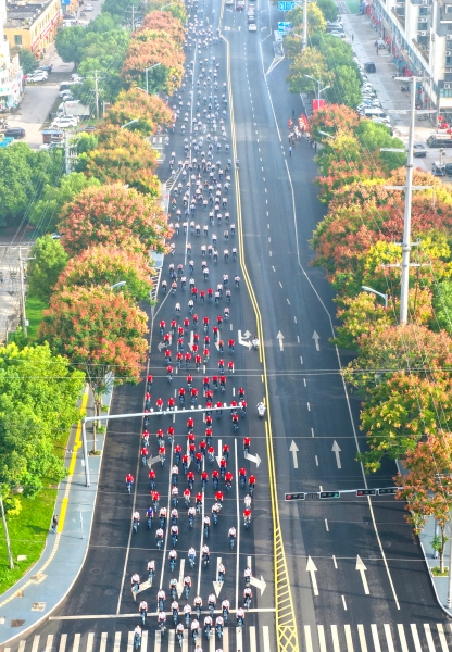 江苏盱眙：国庆骑行潮 车轮丈量城市发展变迁_fororder_微信图片_2025-10-01_191755_309_副本