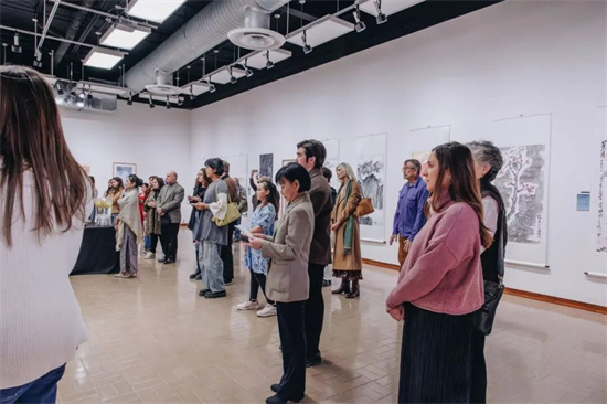 以艺通心——中美艺术作品展在艾比林基督大学圆满启幕_fororder_640 (3)