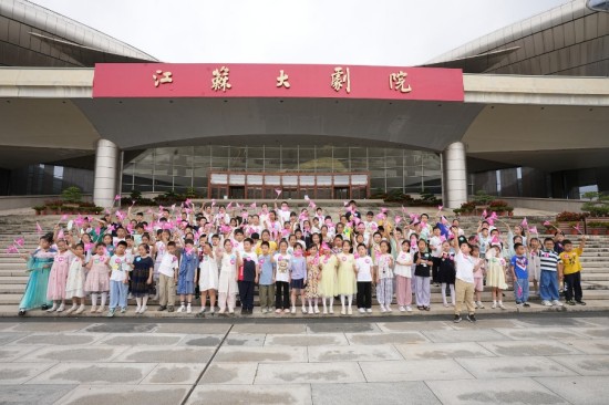 人之成长，亦以汲取新知为本 南京“再生长”书画盛会受青睐_fororder_图片 8