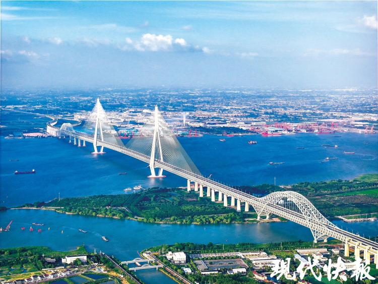 又一座世界级大桥建成！常泰长江大桥通车，常泰两地20分钟直达