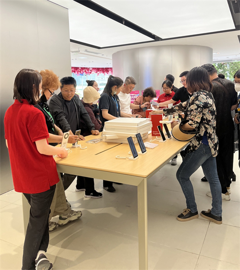 创新“科技+生活+社交”模式 苏宁易购Max南京新街口店开启零售新纪元_fororder_43