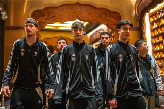 文旅为媒 绿茵传情 中意青少年南京踢响欧亚友谊新篇_fororder_640 (1)